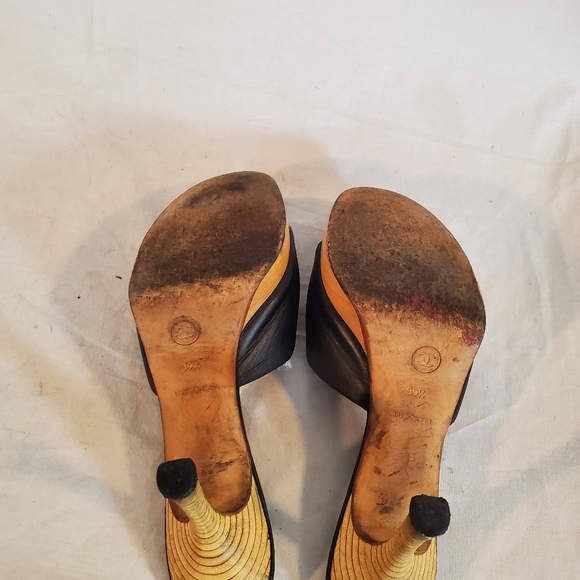 Vintage Chanel Women’s 39.5 Black Logo Leather Open Toe Sandals Heels - Picture 14 of 15